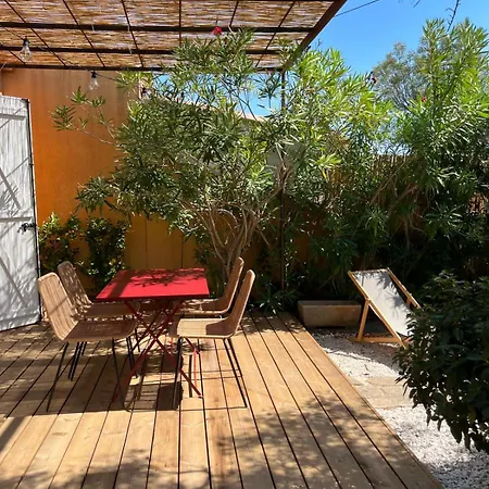 펜션 Petite Maison Cocooning A Les Mimosas 봄레미모사